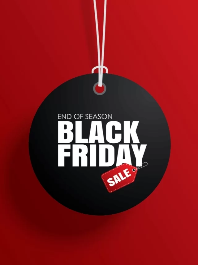 A frase “Black Friday” aparece no centro da tela, escrita em caixa alta com letras brancas sobre preto. Ao redor também é possível ler a frase "End of Season" e a palavra "Sale". Um fundo vermelho circunda o desenho.